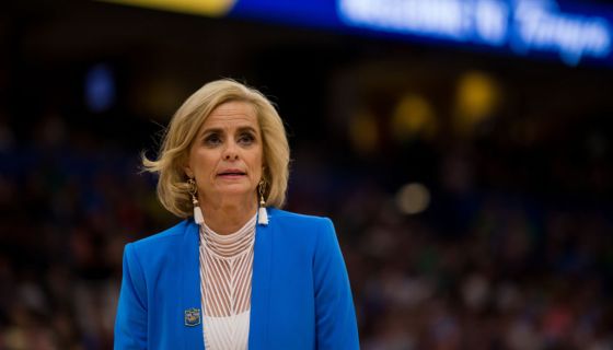Hall of Fame women's basketball coach Kim Mulkey leaves Baylor for LSU
