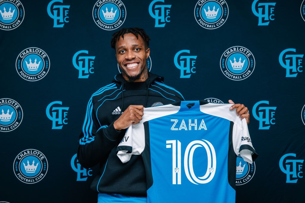 Wilfried Zaha Jersey Hold