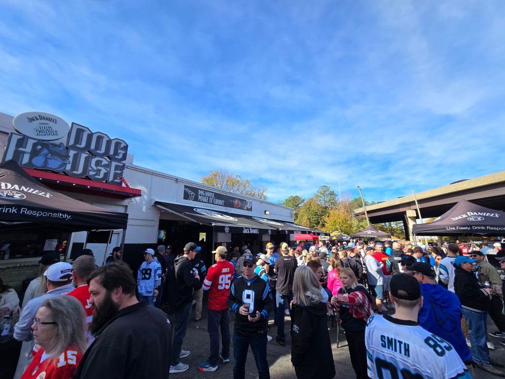 WFNZ DOG HOUSE POWERED BY JACK DANIEL’S