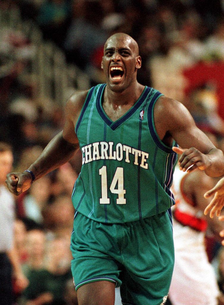 Charlotte Hornets Anthony Mason celebrates making
