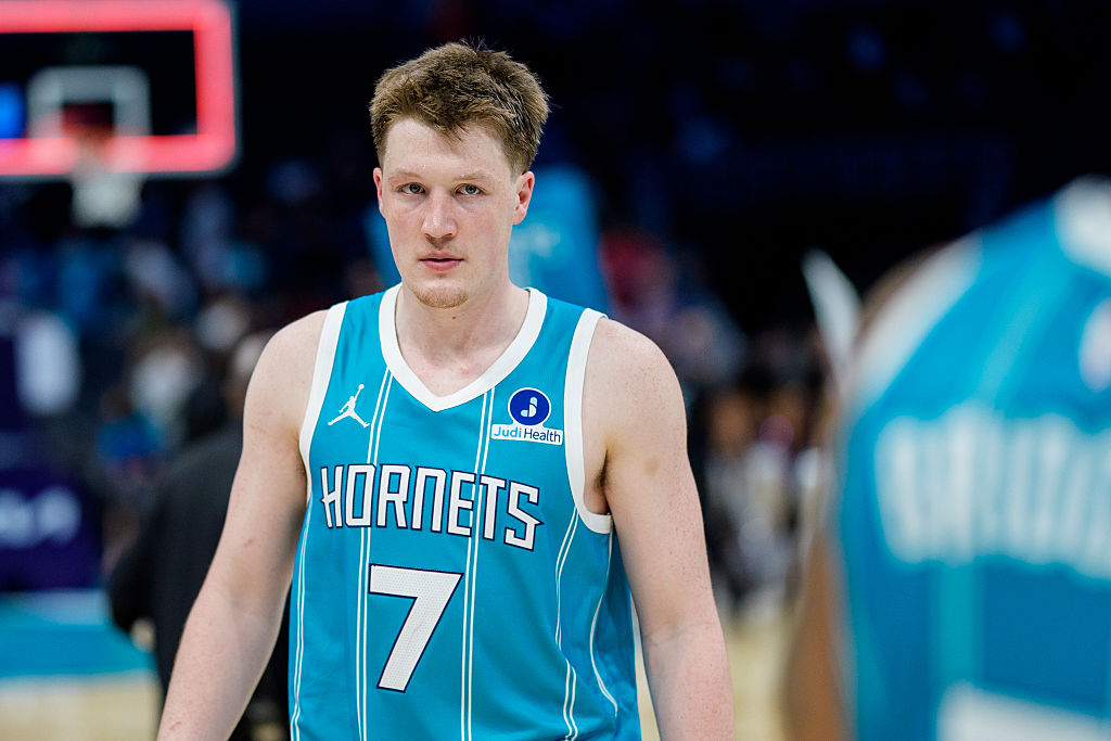 Phoenix Suns v Charlotte Hornets